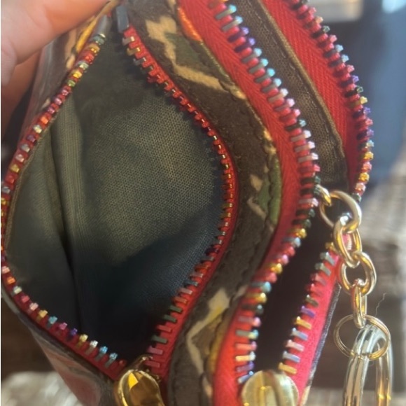 Dooney & Bourke heart 💜 coin purse with key ring/zipper pull - Picture 7 of 12